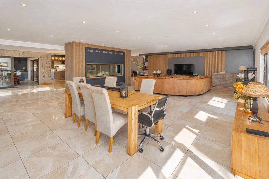 6 Bedroom Property for Sale in Birdwood Estate North West